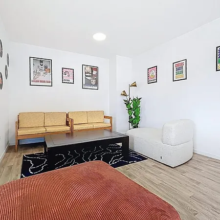 Spacious With Rooftop