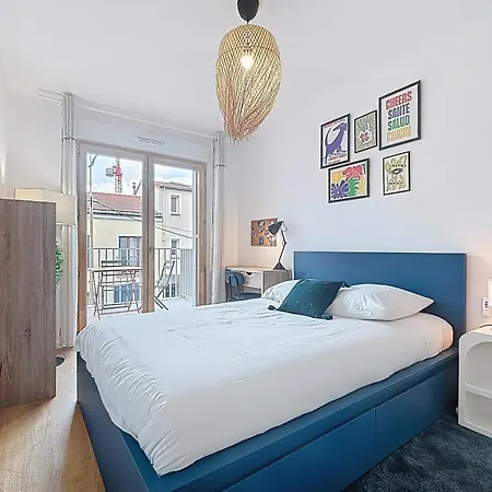 Spacious With Rooftop Apartment *