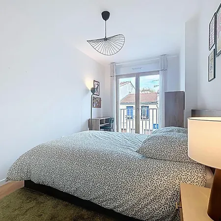 Spacious With Rooftop Montreuil (Seine-Saint-Denis)