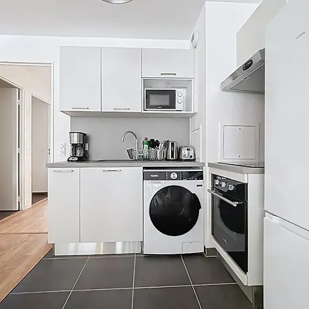 Apartment Spacious With Rooftop *